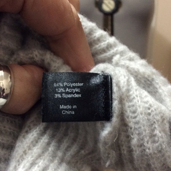 Lane Bryant cold shoulder sweater sz 26/28 - Picture 5 of 5